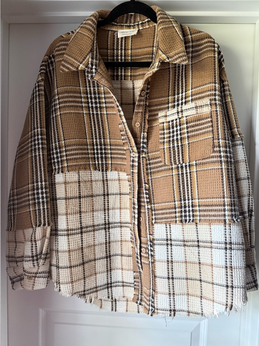 NEW IN Women's Plaid Waffle-Knit Shacket - Tan & Cream - L